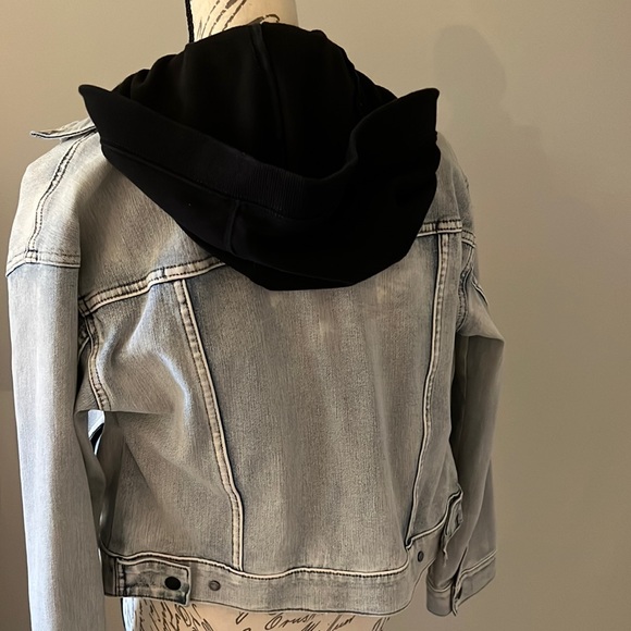 Athleta Jackets & Coats Bnwt Athleta Denim Jacket With Removable